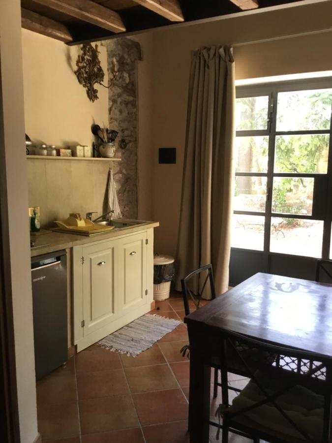 Agriturismo Castello Santa Margherita Cori 外观 照片