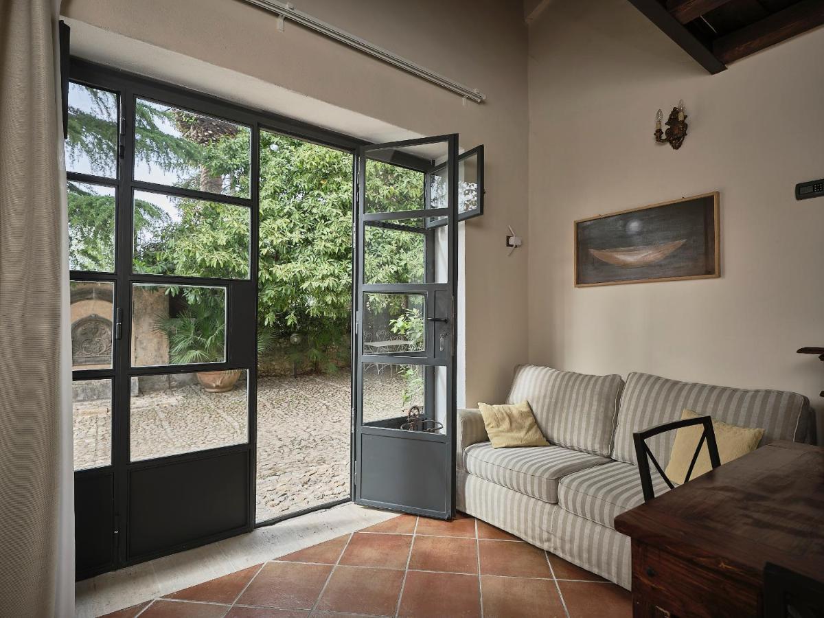 Agriturismo Castello Santa Margherita Cori 外观 照片