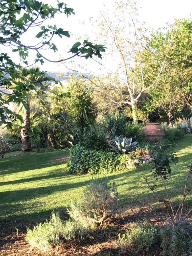 Agriturismo Castello Santa Margherita Cori 外观 照片
