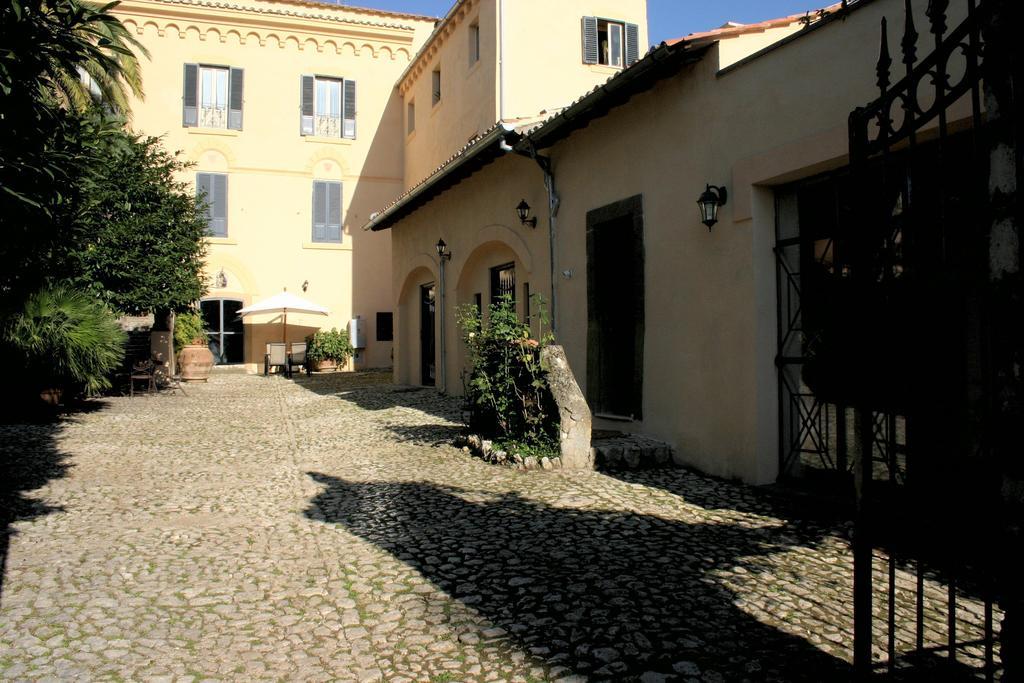 Agriturismo Castello Santa Margherita Cori 外观 照片