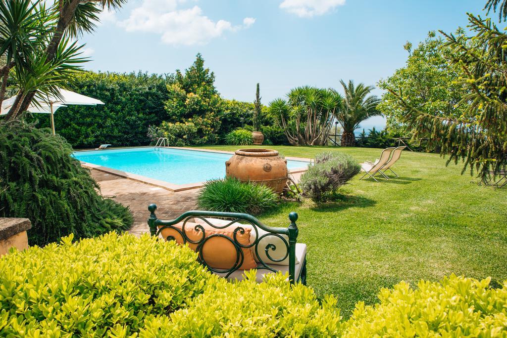 Agriturismo Castello Santa Margherita Cori 外观 照片